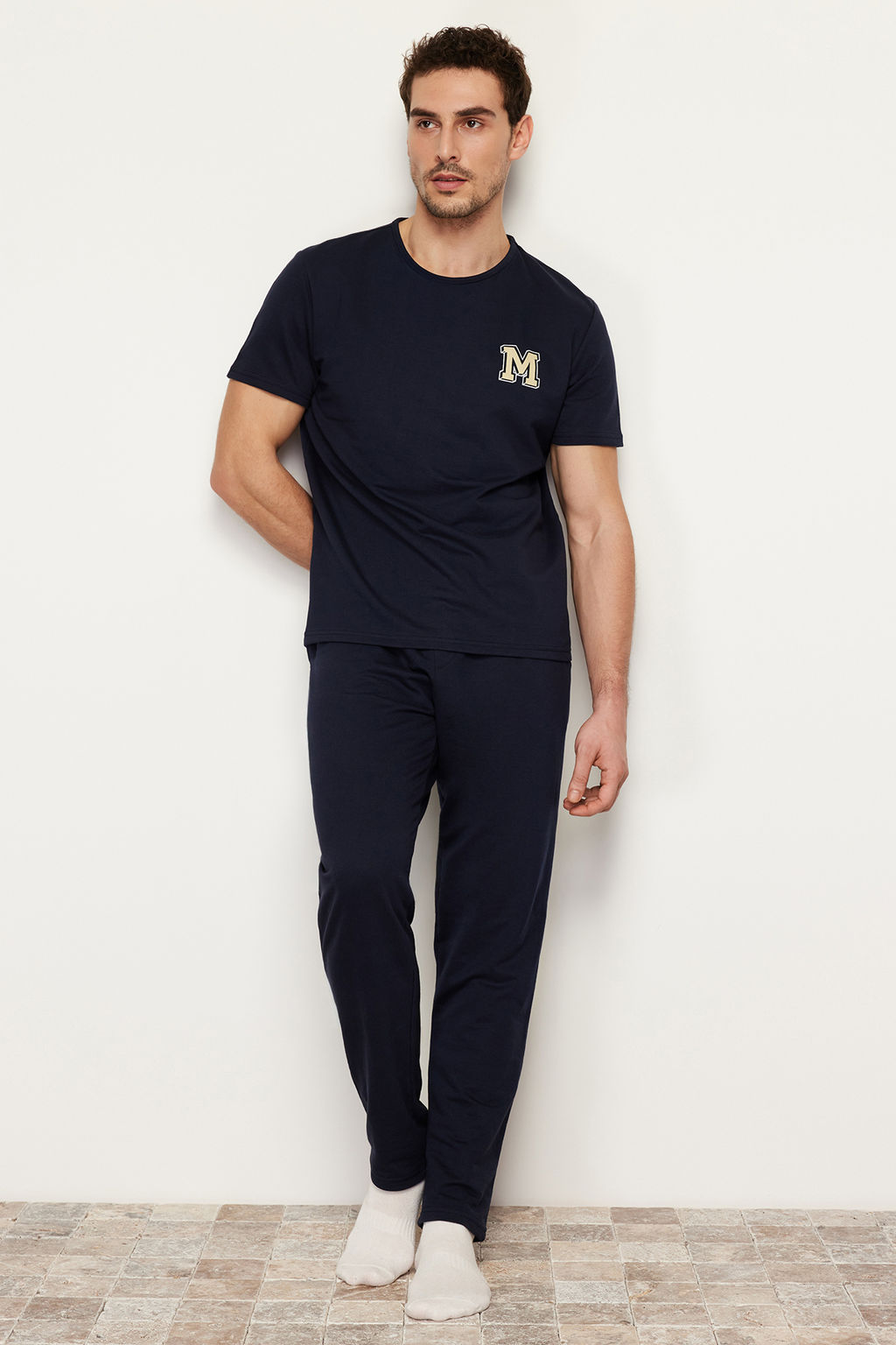 TRENDYOL MAN Lacivert K?sa Kol Bask?l? Regular Fit Pijama Tak?m? TMNSS24PT00000