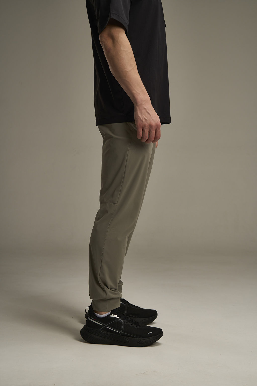 Футболка Черный COMMUTE SS Woven Tee