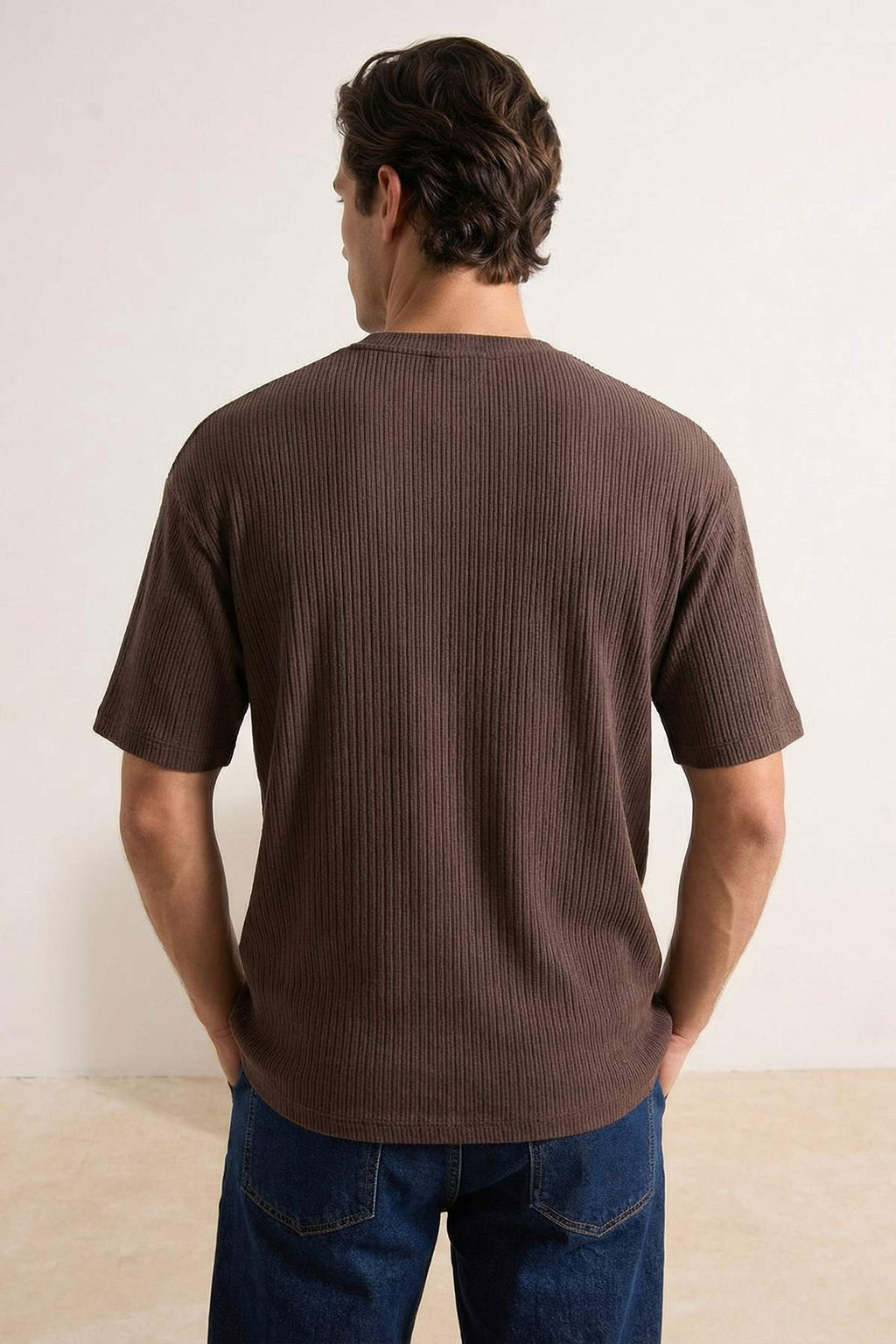 Kahverengi Dusuk Omuz Regular Fit Dokulu T-Shirt TMNSS26TS00005
