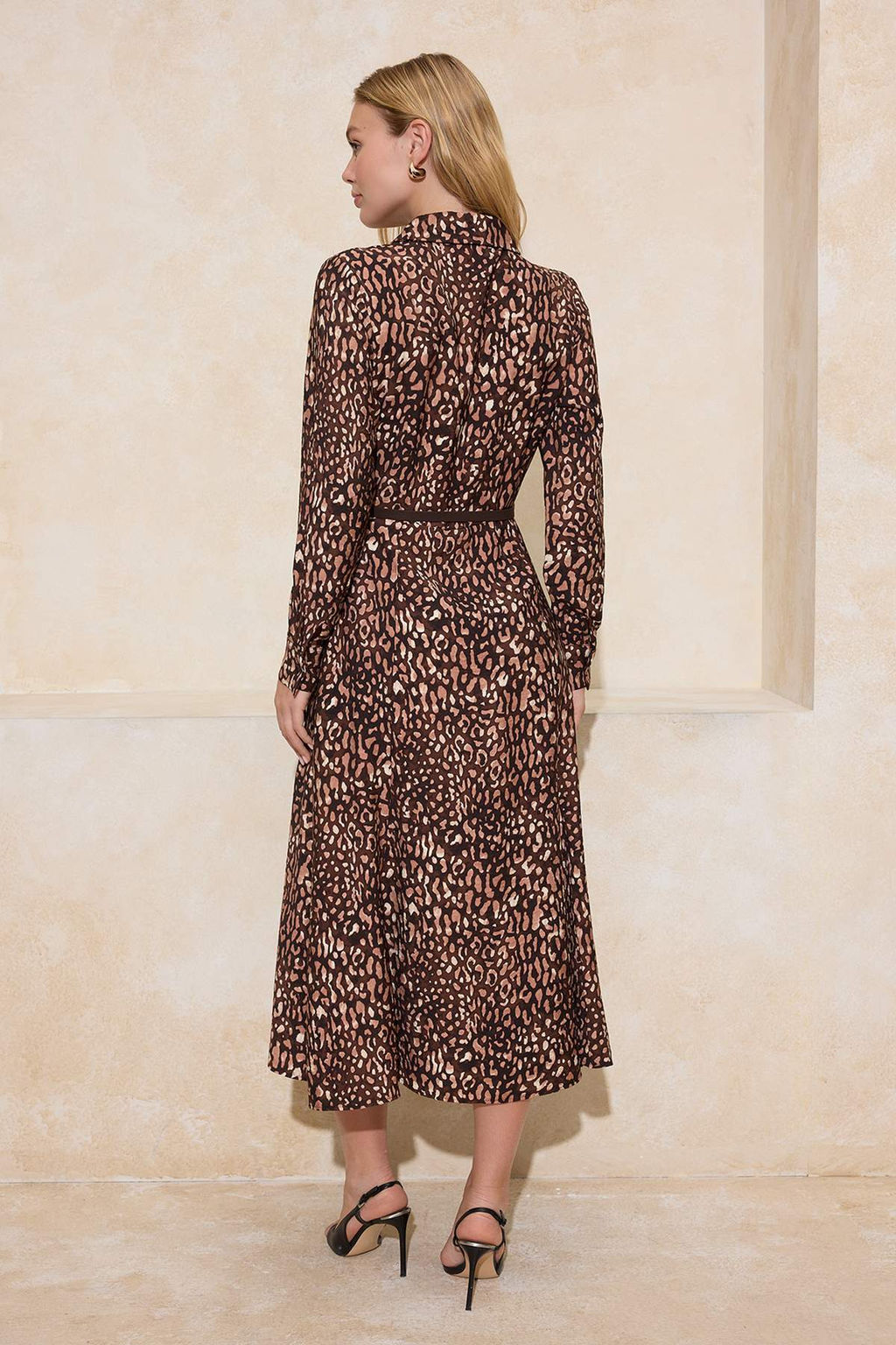 Kahverengi Animal Desen Kemerli Midi Dokuma Gomlek Elbise TWOSS26EL00065