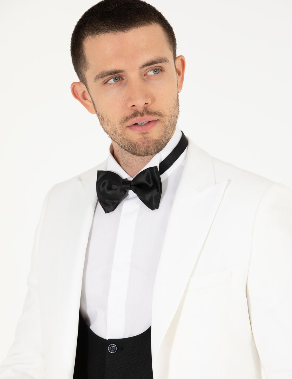 Смокинг Pierre Cardin Ex Slim Fit с жилетом белый