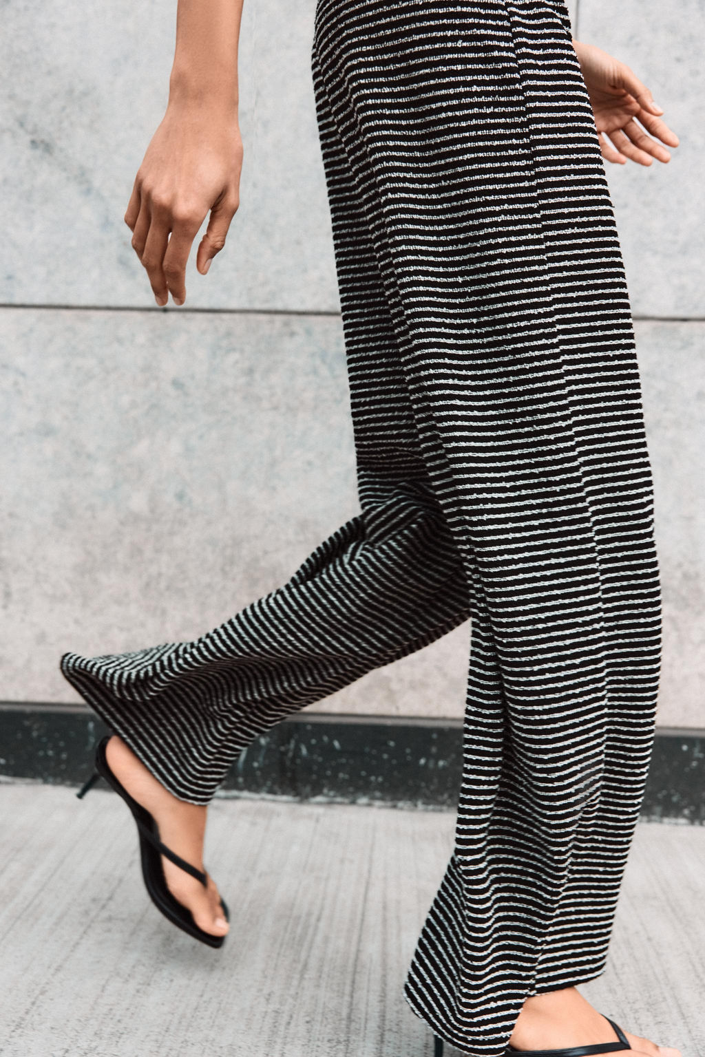 PANTAL?N BOUCL? RAYAS / Negro / Crudo - Zara фото 5