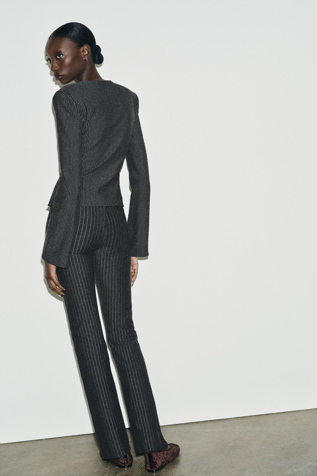 PINSTRIPE FLARE TROUSERS - Zara фото 6