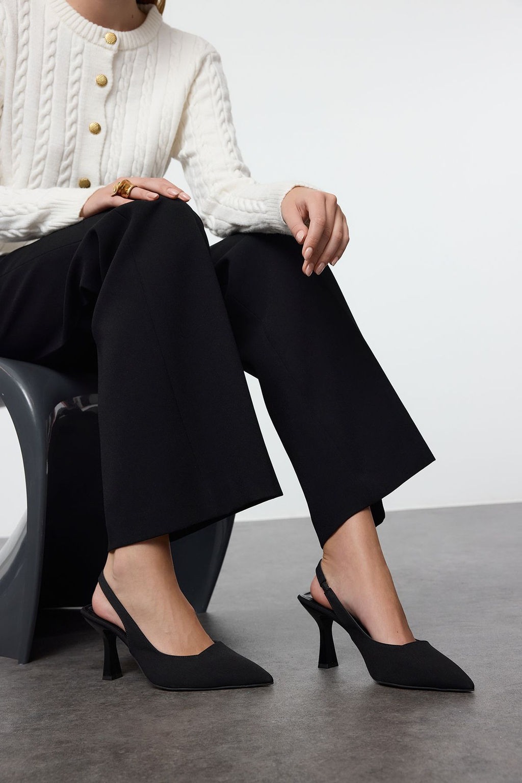 Trendyol Shoes Siyah Sivri Burun Arkas? Ac?k Kad?n Ince Topuklu Ayakkab? TAKAW25TO00010 - Trendyolmilla фото 6