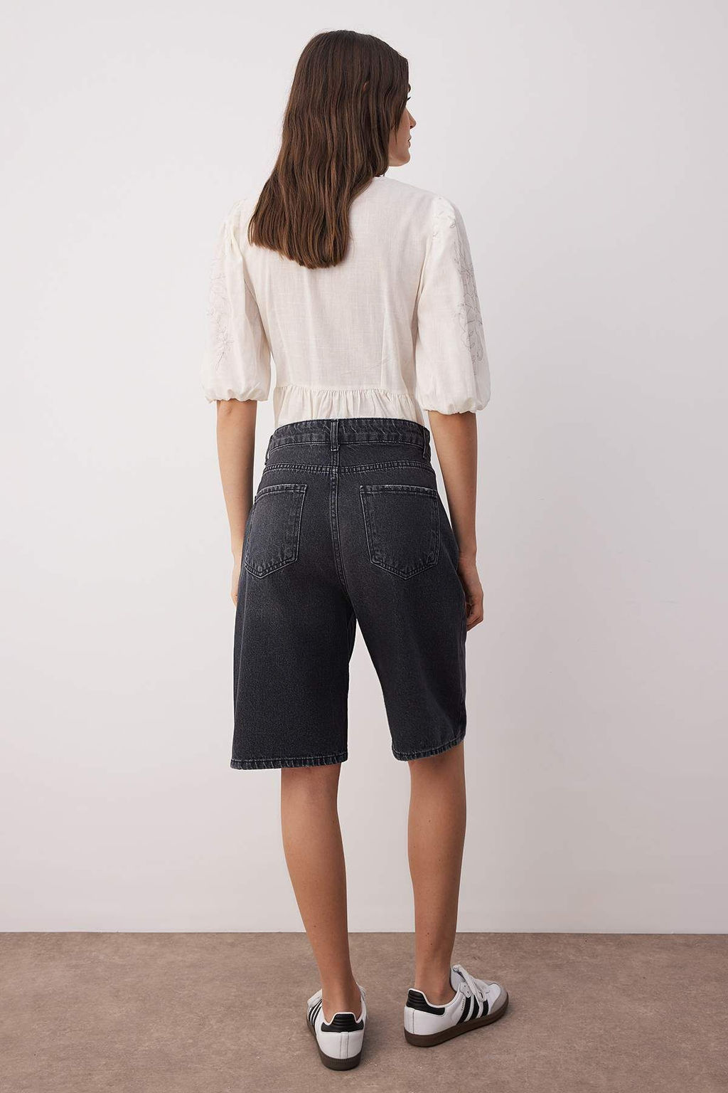 TRENDYOLMILLA Mavi Normal Bel Vintage Denim Bermuda TWOSS25SR00150 фото 4