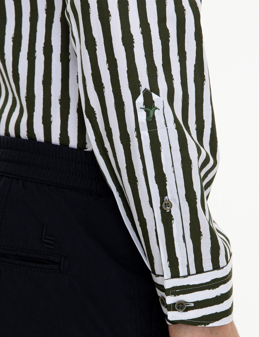 Рубашка приталенного кроя с длинным рукавом цвета хаки - Cacharel фото 7