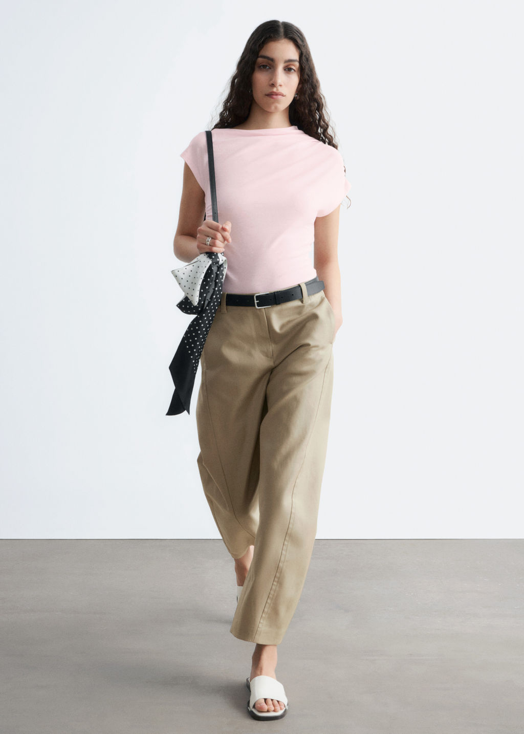 Pantalones en sarga de algod?n con perneras barril - H&m фото 9