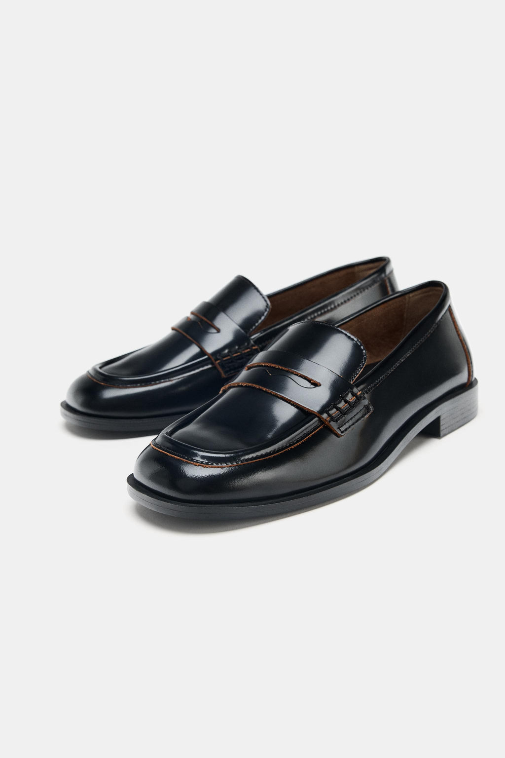 LEATHER LOAFERS WITH CONTRAST