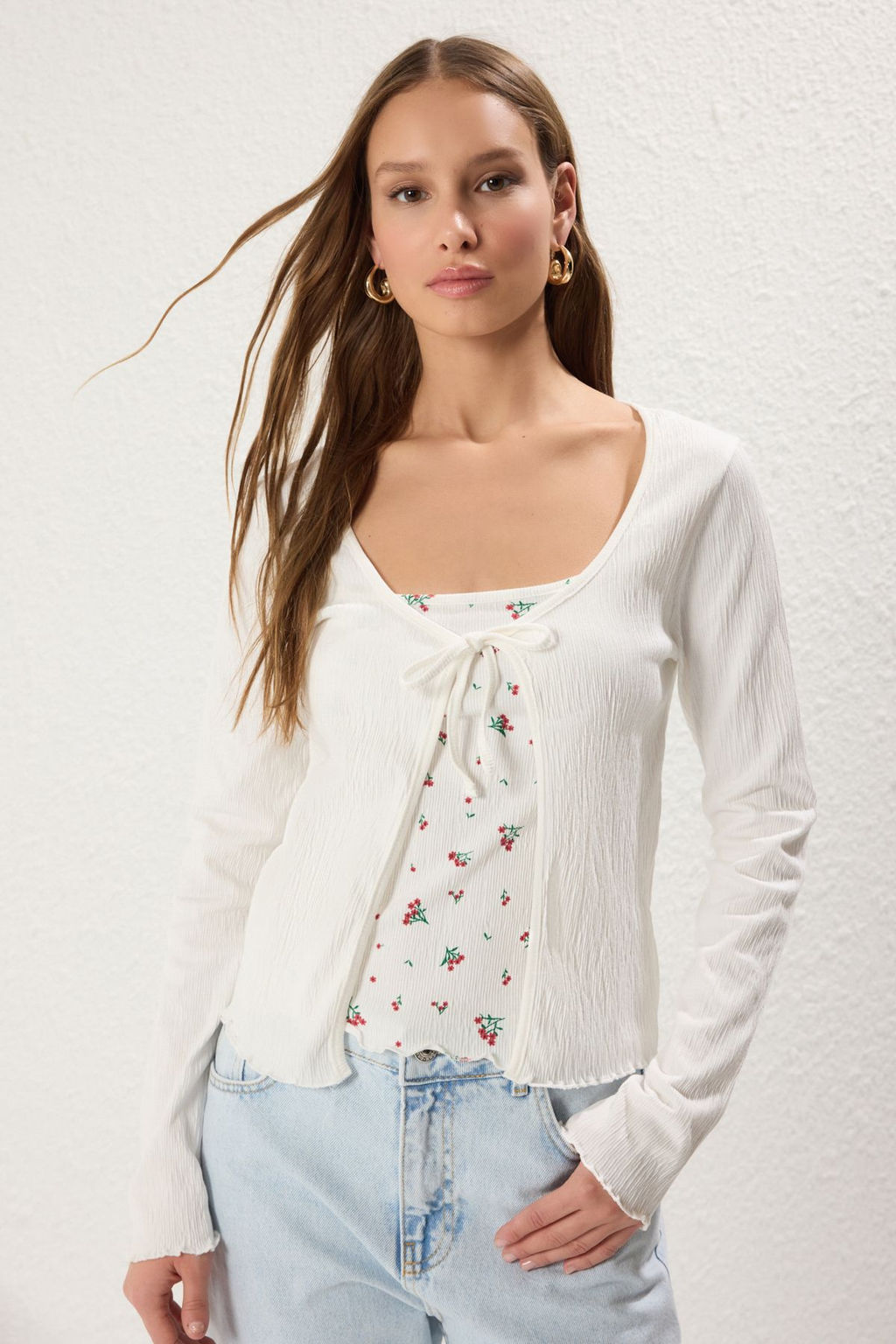 Trendyolmilla Ekru 2Li Bluz H?rka Tak?m Pointel/Dokulu Kumas Vucuda Oturan Esnek Orme Bluz TWOSS25BZ00417