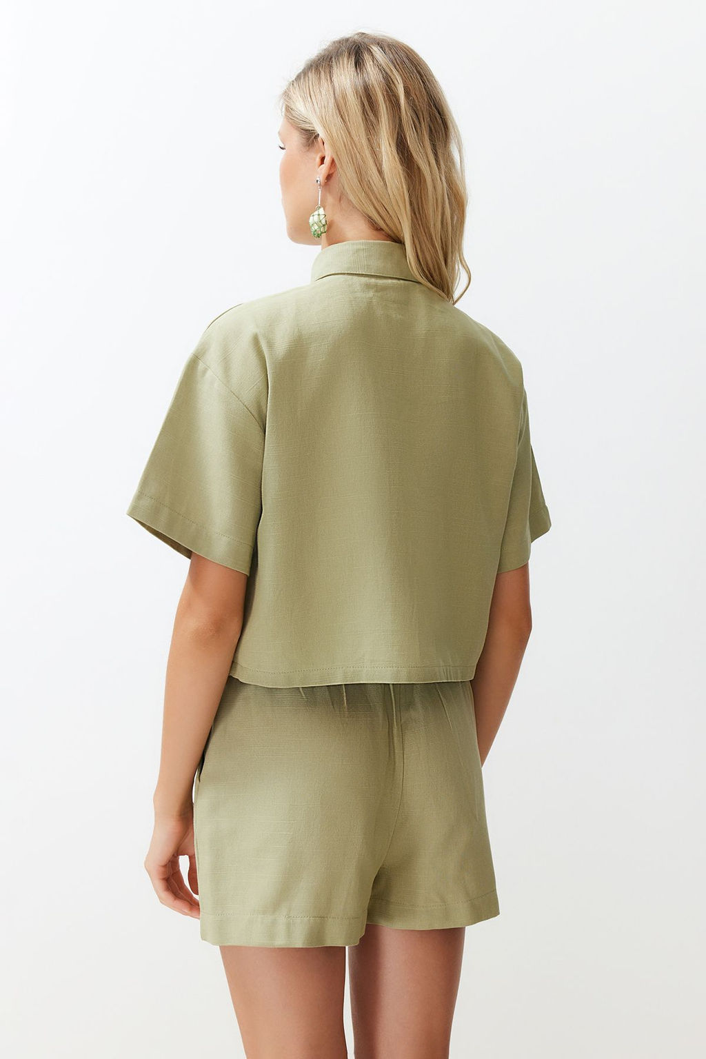 Yesil Dokuma Keten Gorunumlu Gomlek Sort Plaj Tak?m TBESS24AU00054 - Trendyolmilla фото 6