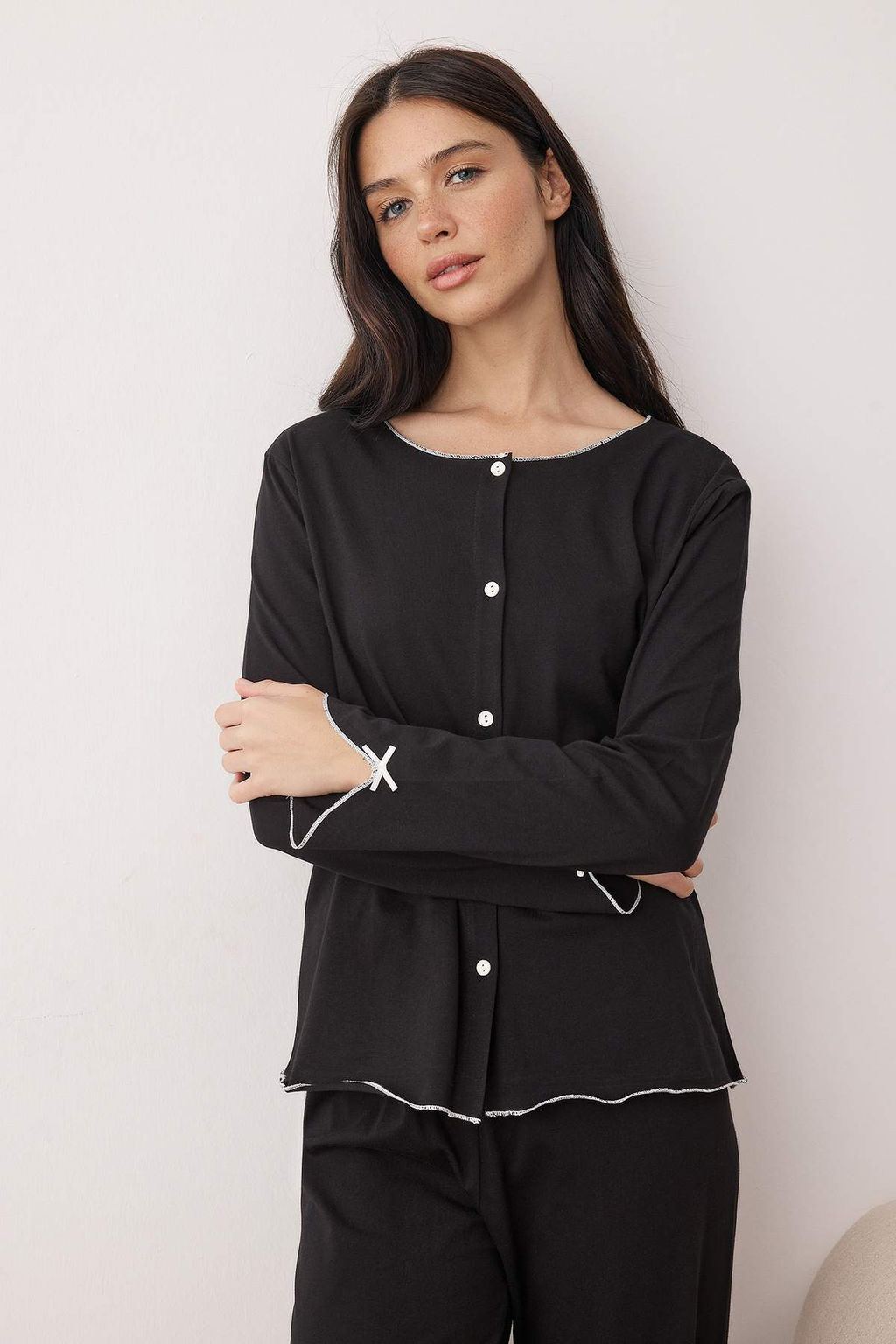 Siyah %100 Pamuklu Baby Overlok ve Kurdele Detayl? Orme Pijama Tak?m? THMAW26PT00228 - Trendyolmilla фото 2