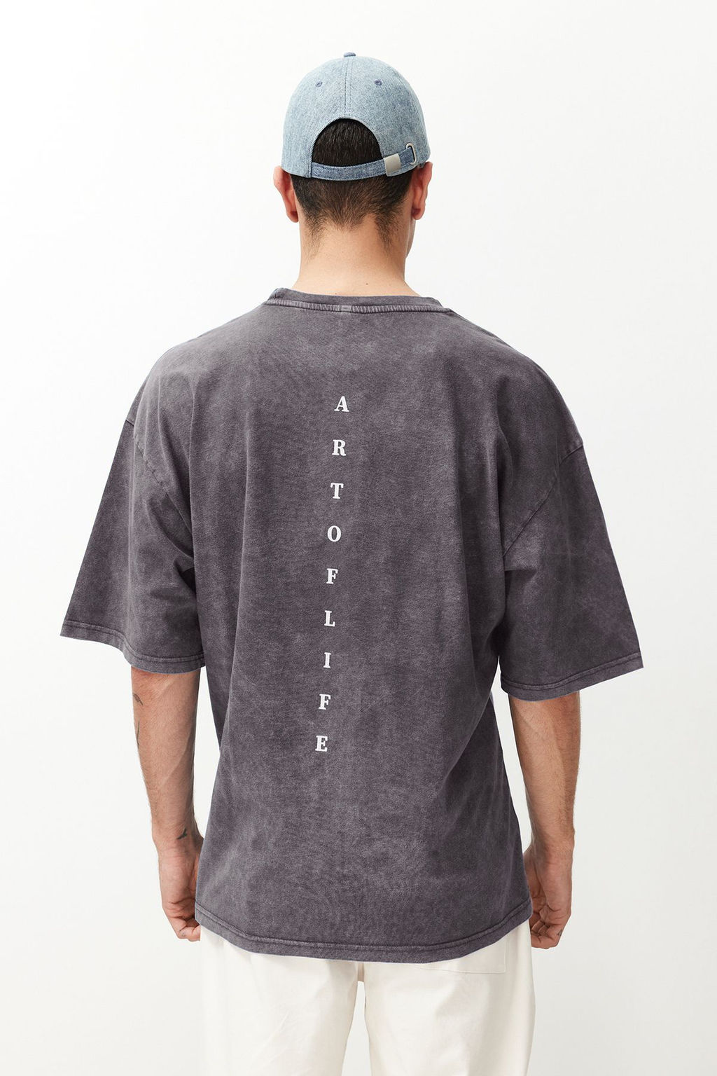 TRENDYOL MAN Antrasit Oversize/Genis Kesim Soluk Efektli Yaz? Bask?l? %100 Pamuklu T-Shirt TMNSS23TS00166 - Trendyolmilla фото 23