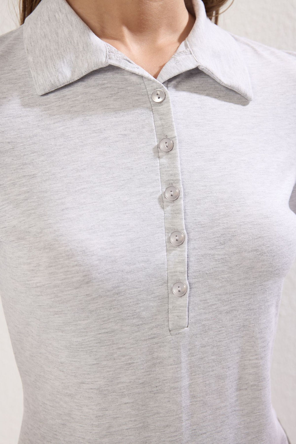 Trendyolmilla Siyah Polo Yaka Truvakar Kol Fitted/Vucuda Oturan Orme Bluz TWOSS25BZ00027 фото 7