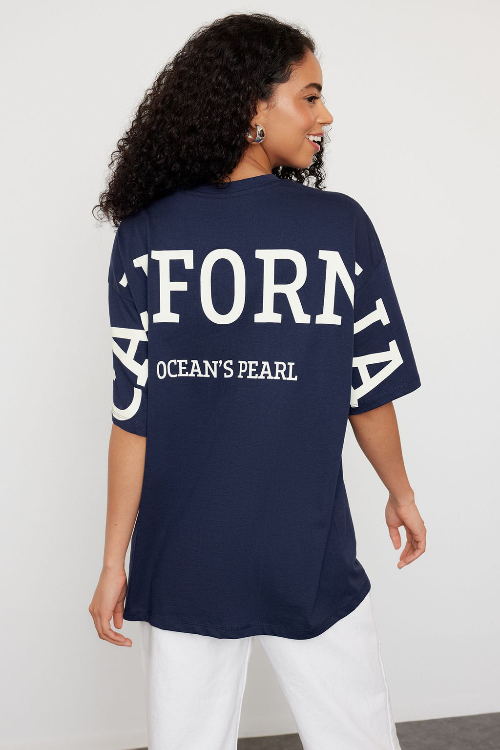 Lacivert %100 Pamuk S?rt Slogan Bask?l? Oversize/Genis Kal?p Orme T-Shirt TWOSS24TS00091