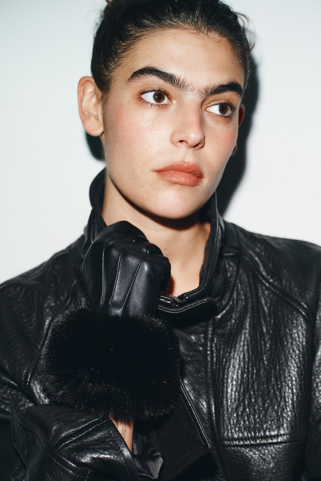 FAUX LEATHER AND FAUX FUR GLOVES