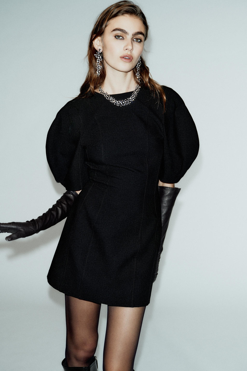 SHORT DRESS WITH GLOBE SLEEVES