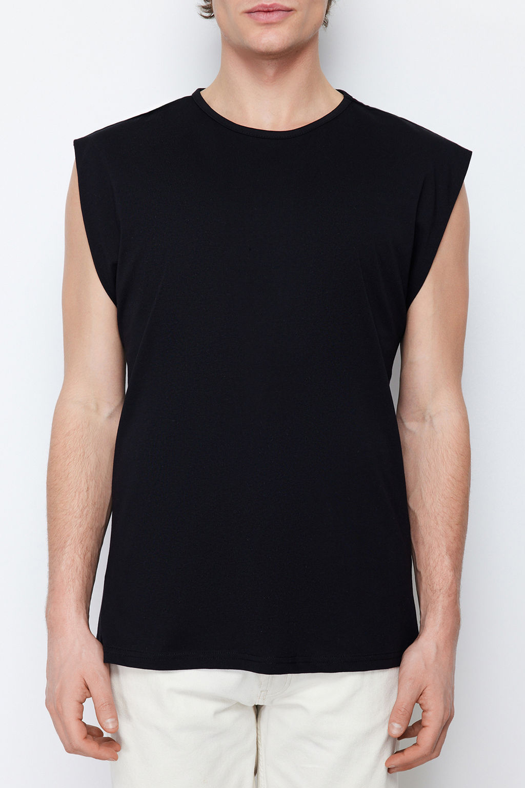 Siyah Basic Regular/Normal Kesim %100 Pamuk Kolsuz Atlet/T-Shirt TMNSS20AL0067