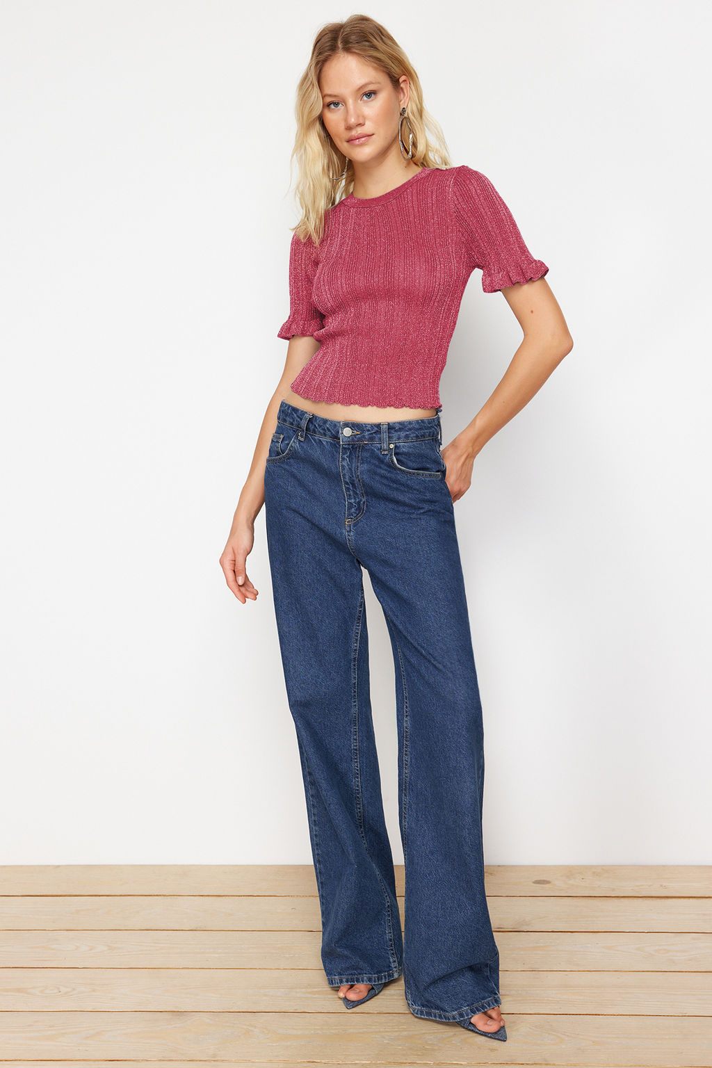 Ac?k Sar? Simli Kol Detayl? T-Shirt Gorunumlu Ince Triko Bluz TWOSS24KZ00029 - Trendyolmilla фото 12