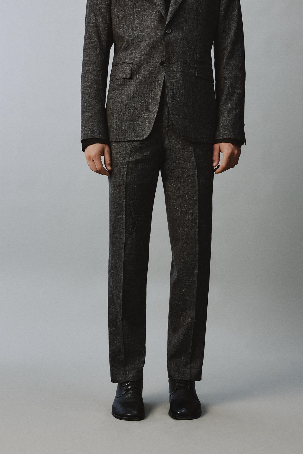 PANTAL?N REGULAR FIT TRAJE ESTRUCTURA / Marr?n oscuro