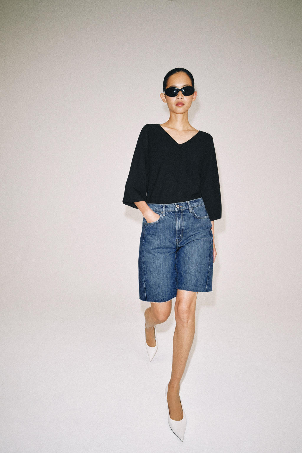 BERMUDA DENIM RELAXED TIRO MEDIO ZW COLLECTION / Azul medio - Zara фото 4