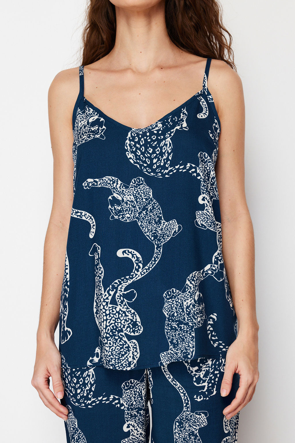 Trendyolmilla Lacivert Kaplan Desenli Ip Ask?l? Viskon Dokuma Pijama Tak?m? THMSS24PT00127  фото 10