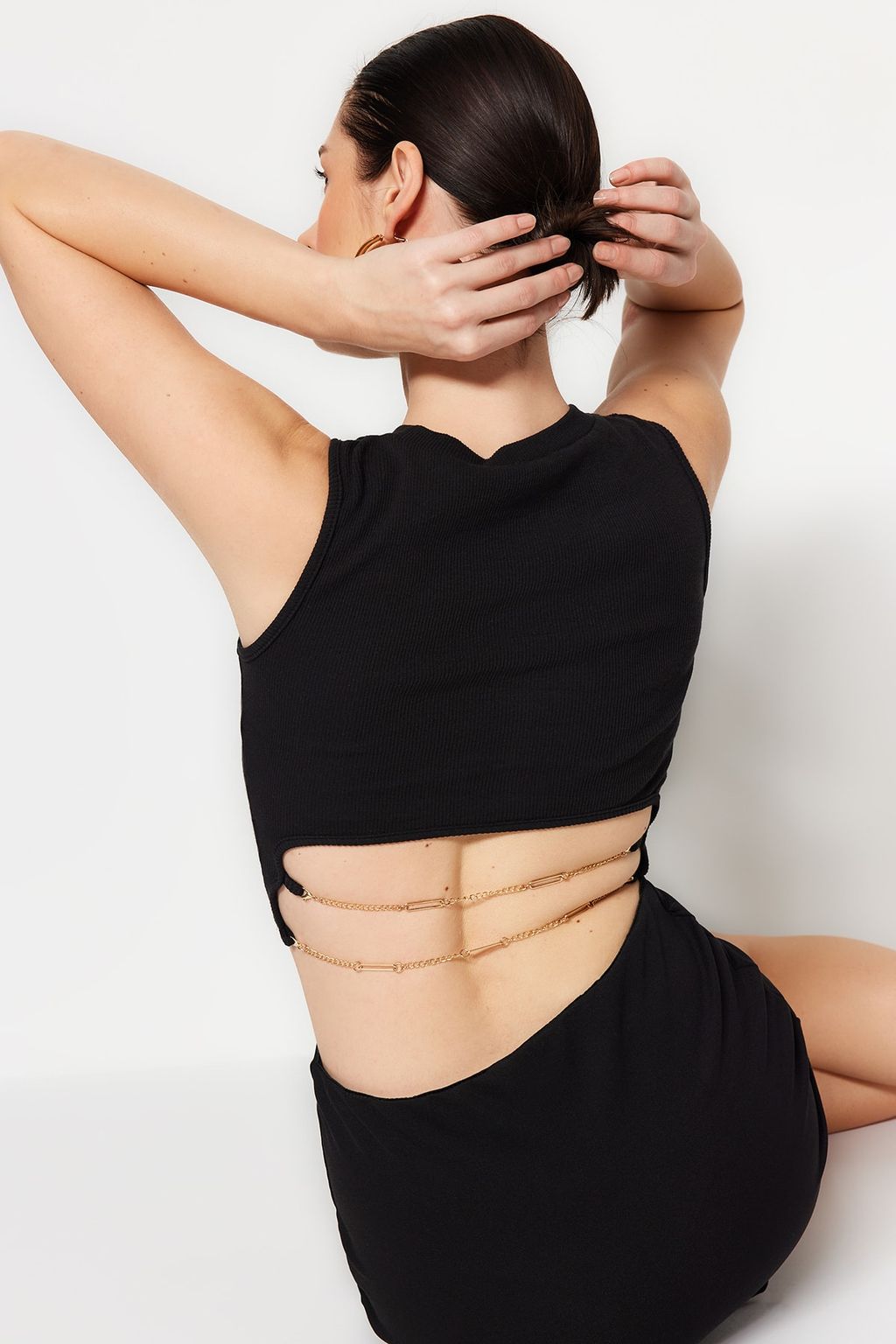 Siyah Zincir Detayl? Fitted/Vucuda Oturan Crop Bisiklet Yaka Fitilli Esnek Orme Bluz TWOSS23BZ00567 - Trendyolmilla фото 2