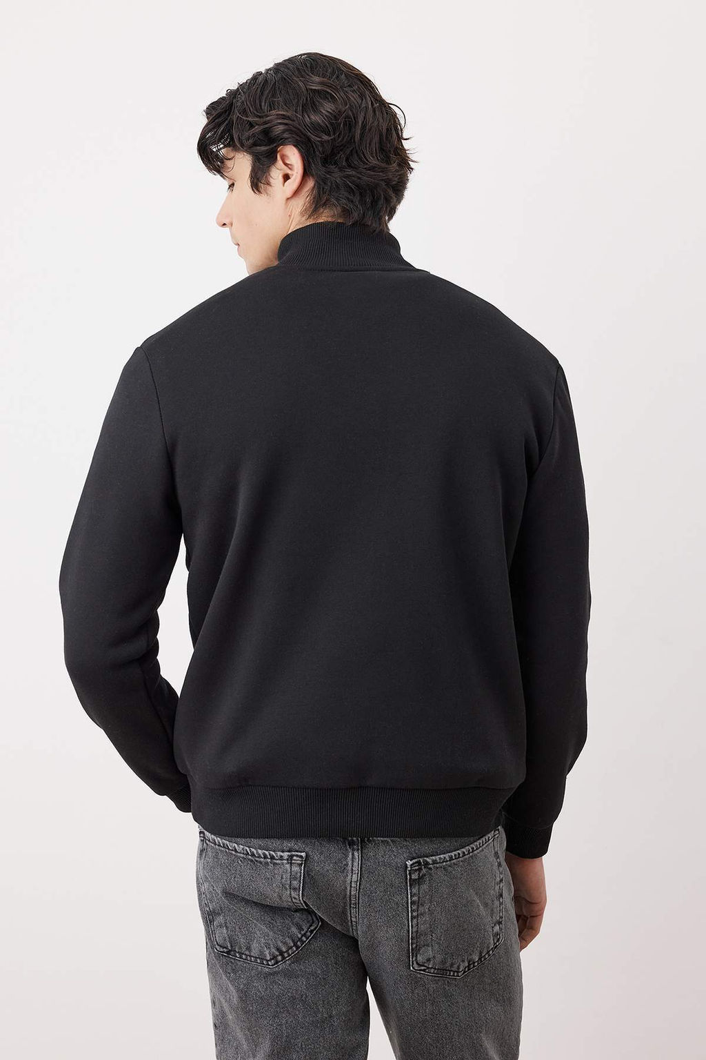 Siyah Regular/Normal Kesim Dik Yaka Kal?n Ici Polarl? Sweatshirt TMNAW26SW00021 - Trendyolmilla фото 4