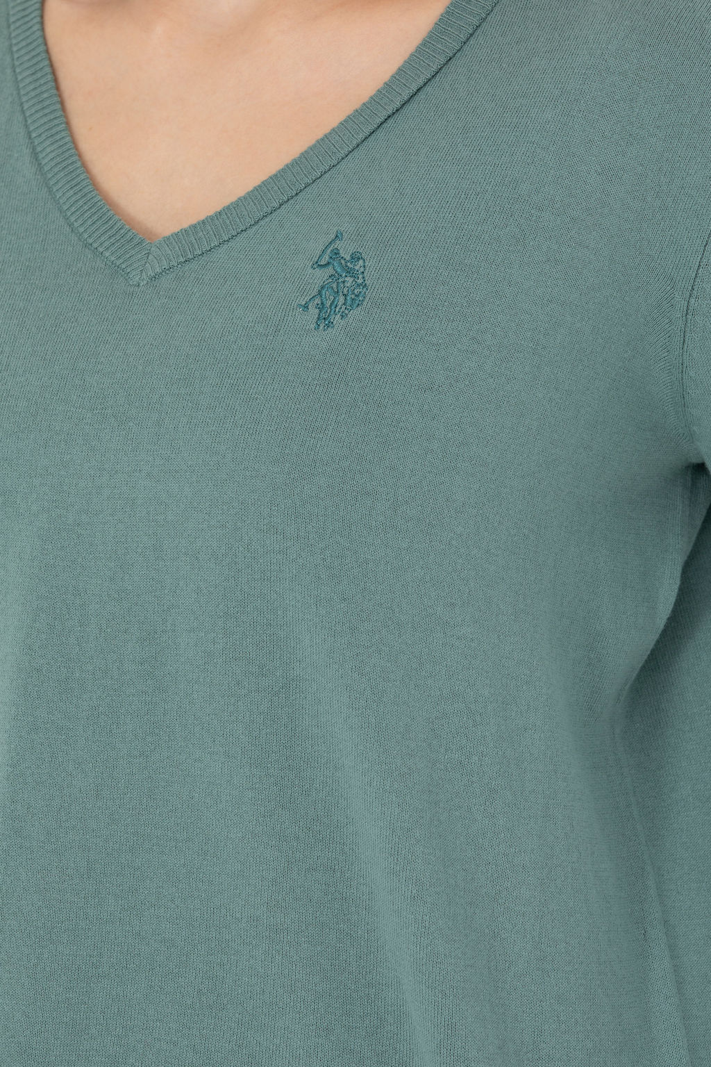 KadДn Mint V Yaka Basic Kazak