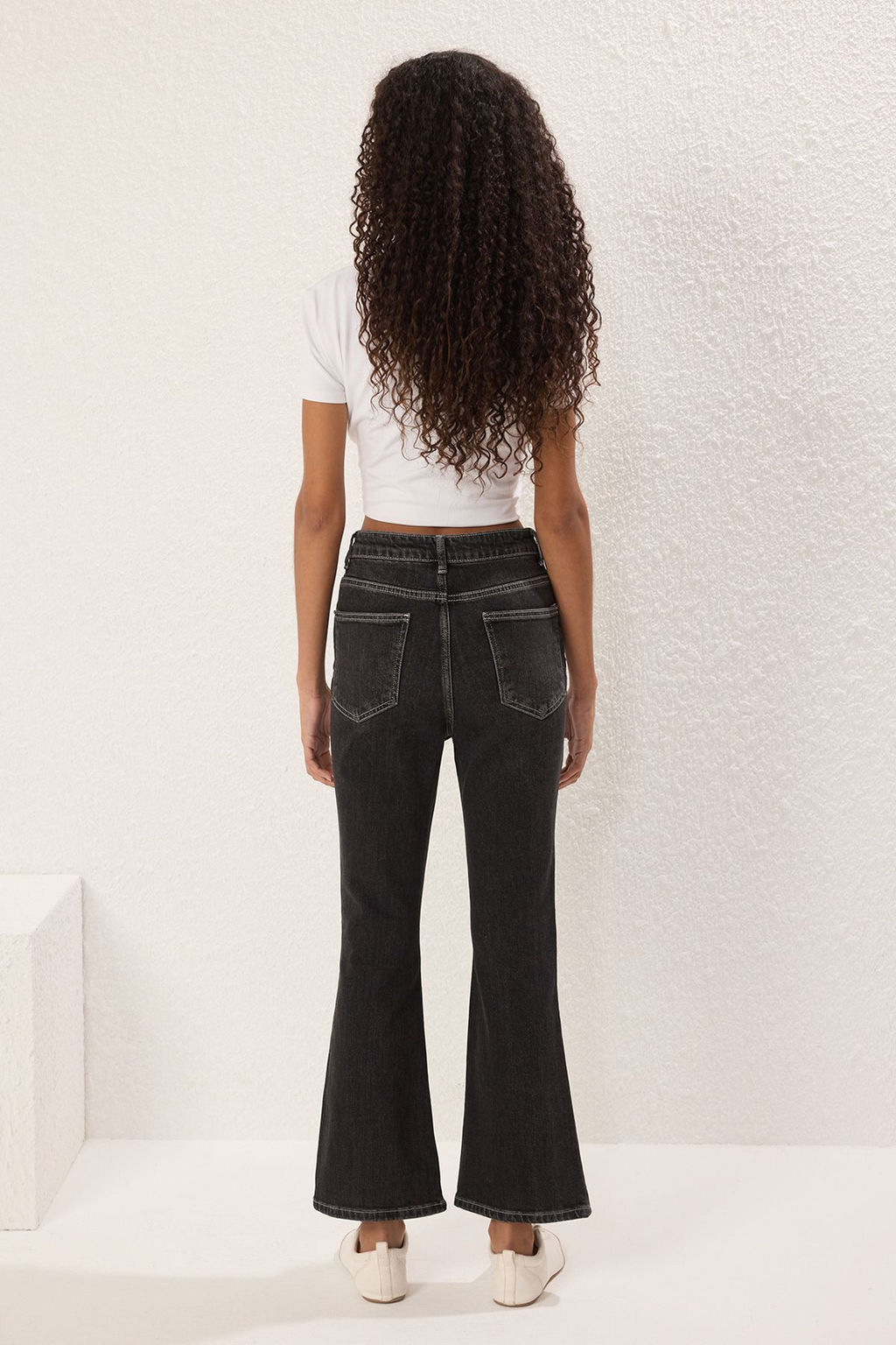 Siyah Normal Bel Crop Flare Jeans TWOSS25JE00222 - Trendyolmilla фото 4