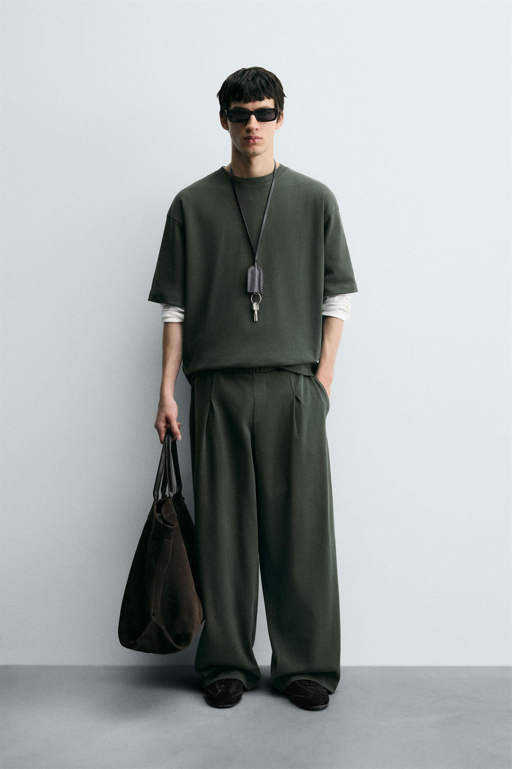 WIDE-LEG PLEATED JOGGER TROUSERS