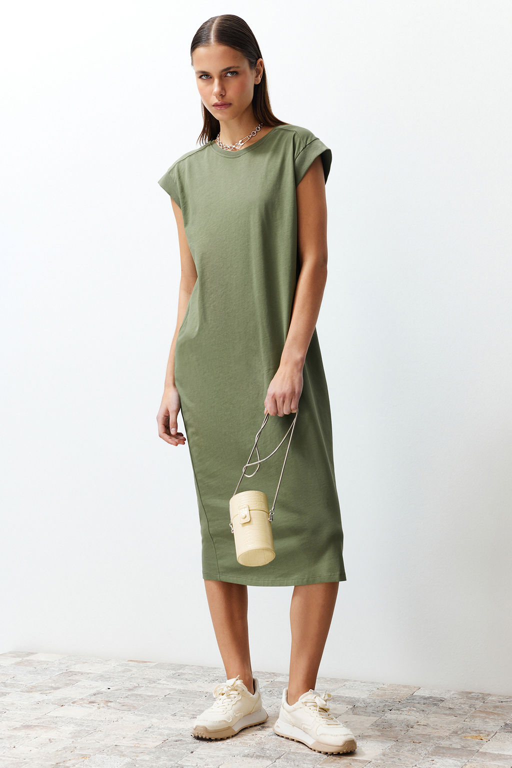 Haki Duz T-shirt Elbise %100 Pamuk Ay Kol Shift/Rahat Kesim Midi Midi Elbise TWOSS24EL00126
