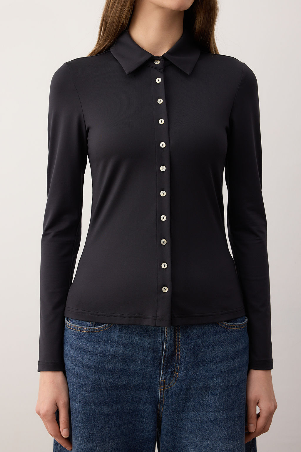 Trendyol Studio Collection Siyah Polo Yaka Full Dugmeli Vucuda Oturan Esnek Orme Bluz TWOAW26BZ00276 - Trendyolmilla фото 3