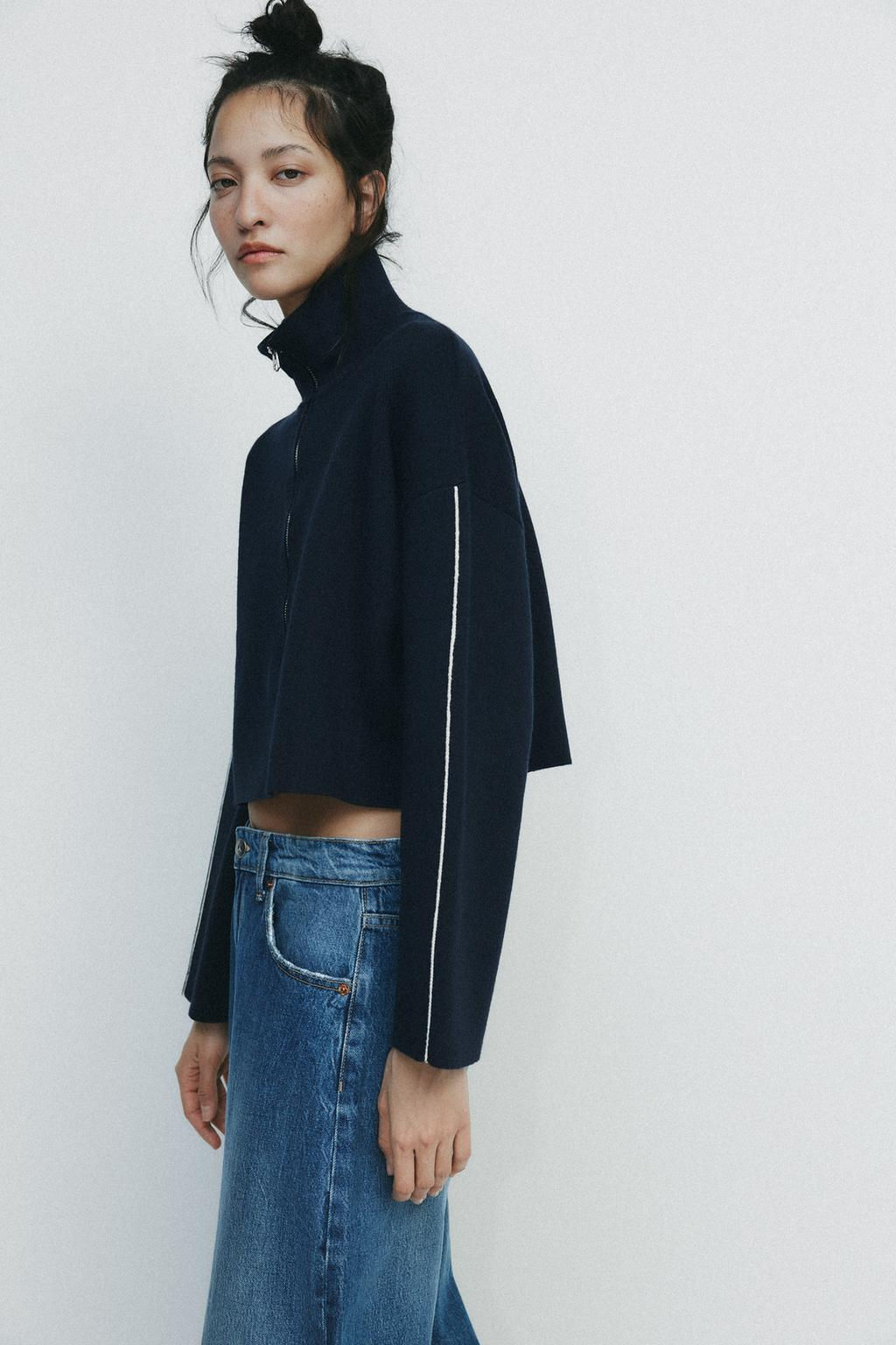 SHORT SWEATSHIRT WITH PIPING - Zara фото 4