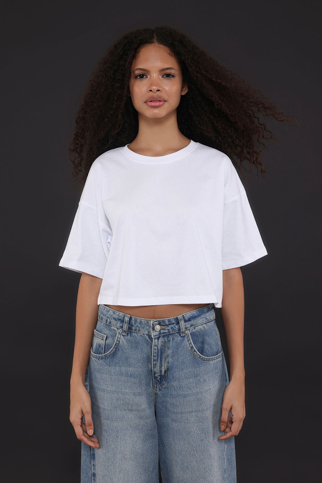 Beyaz %100 Kal?n Pamuklu Premium Crop Bisiklet Yaka Orme T-Shirt TWOSS23TS00038