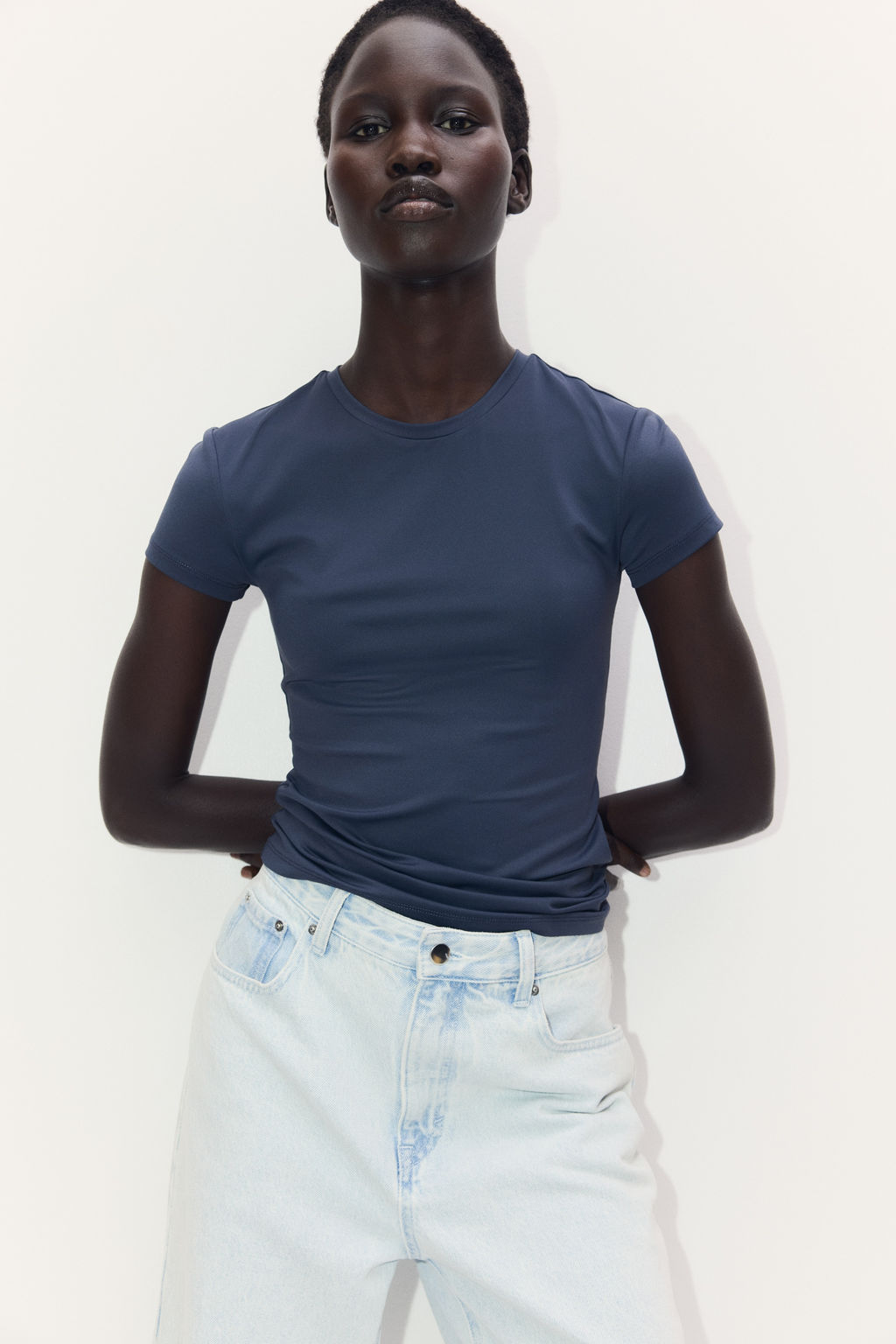 Camiseta entallada de microfibra - H&m фото 12