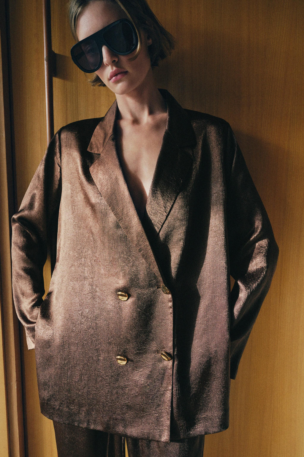 BLAZER FLUIDA EFECTO ARRUGADO / Marr?n - Zara фото 6