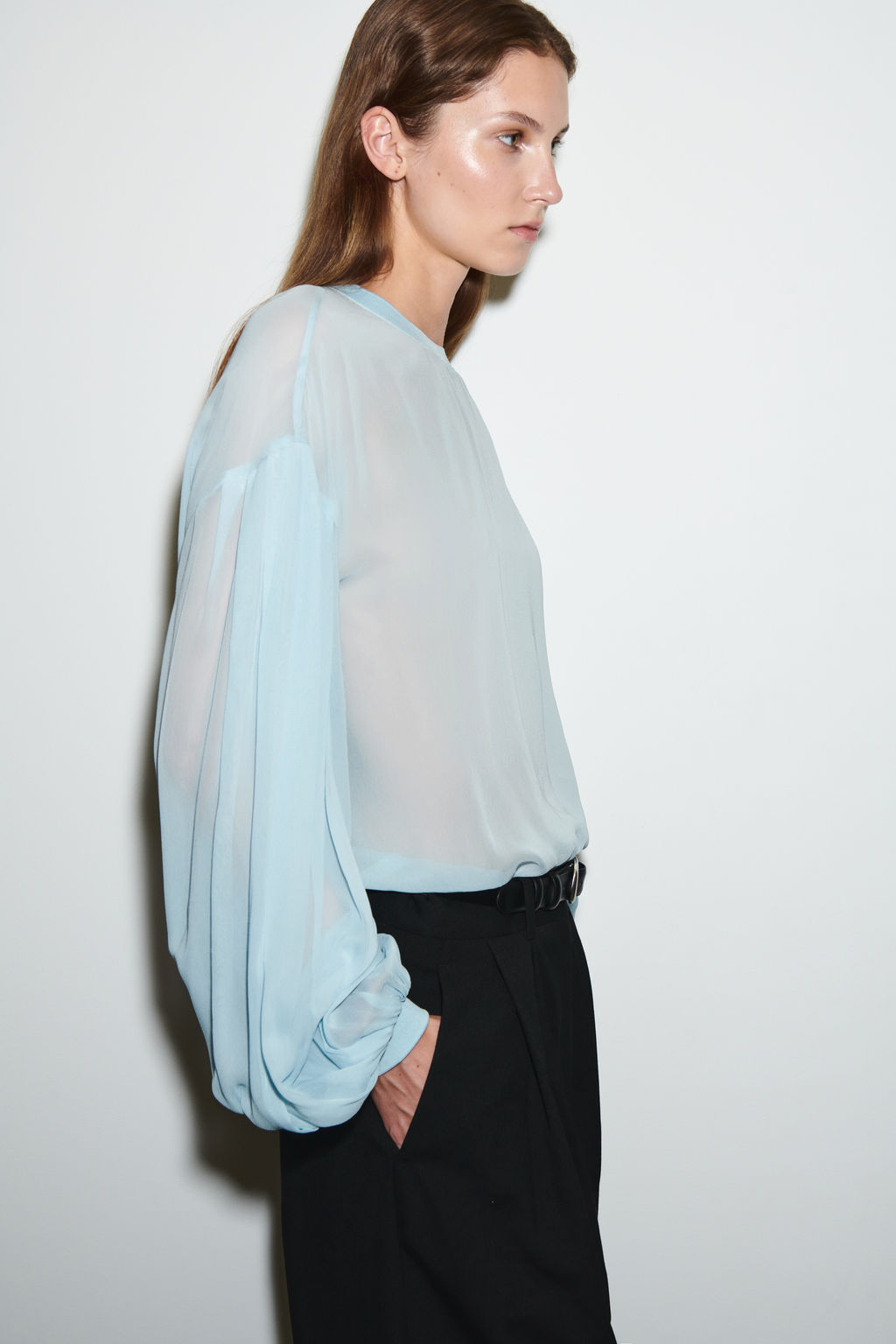 BLUSA TRANSPARENTE CON MANGAS GLOBO - H&m фото 3