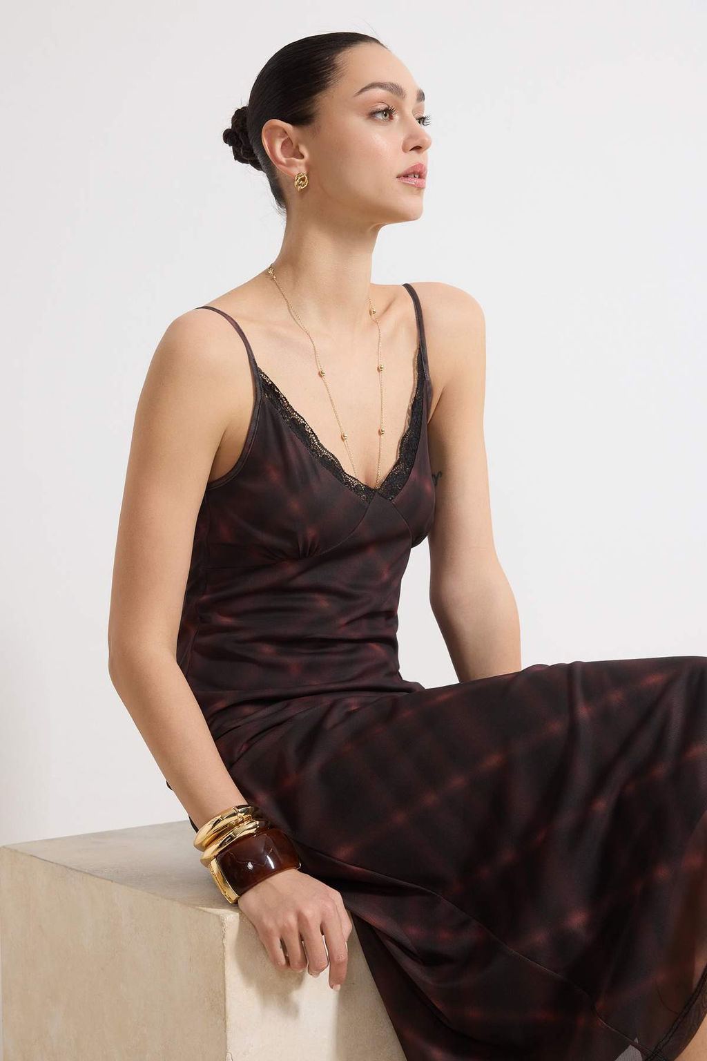 Cok Renkli Ekose Bodycon V Yaka Ince Ask?l? Kolsuz Buzgulu Maxi Tul Orme Elbise TWOSS26EL00149