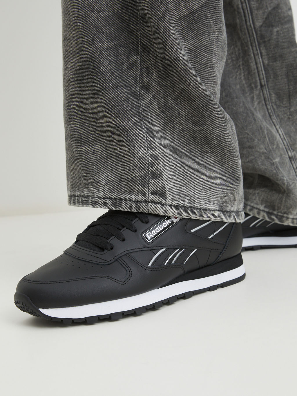 Кроссовки REEBOK CLASSIC LEATHER Артикул 4123665, черный
