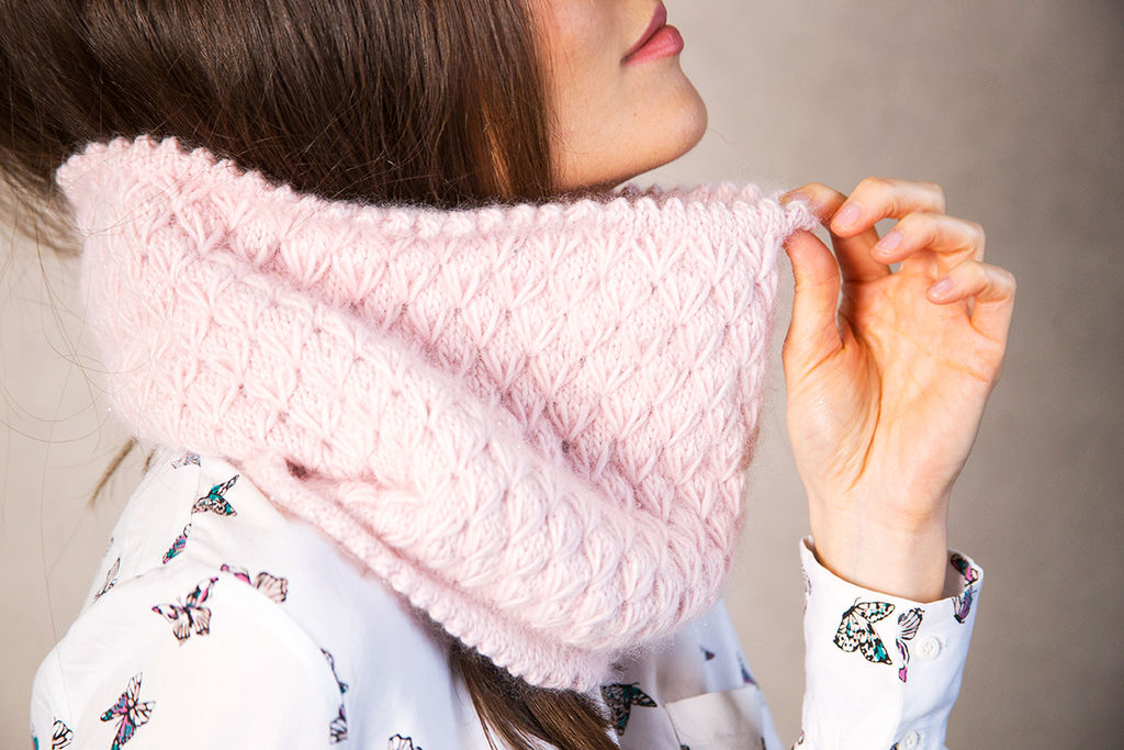 Пряжа ALPINA STELLA 50% альпака, 45% мериносовая шерсть, 5% металлизированный полиамид 3 шт. х 100 г 250 м 13 м