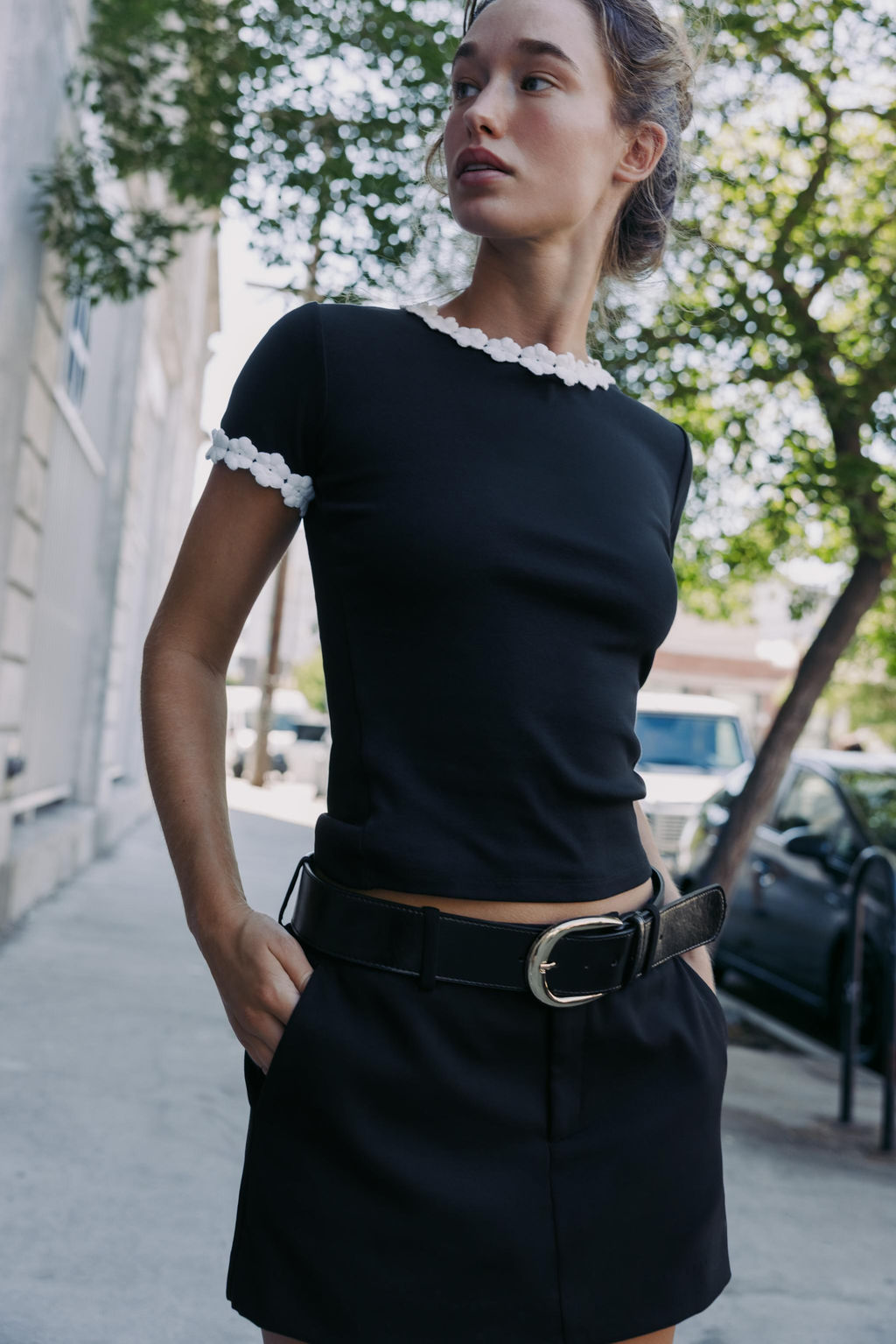 FLOWER DETAIL T-SHIRT - Zara фото 2