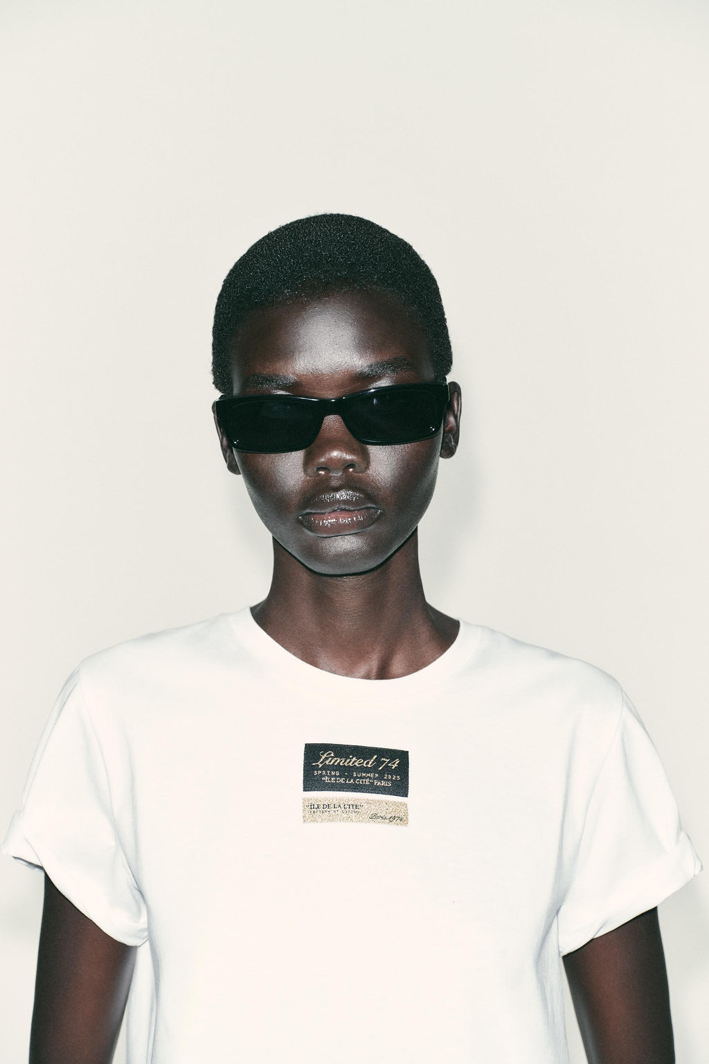 SHORT SLEEVE T-SHIRT WITH LABEL - Zara фото 3