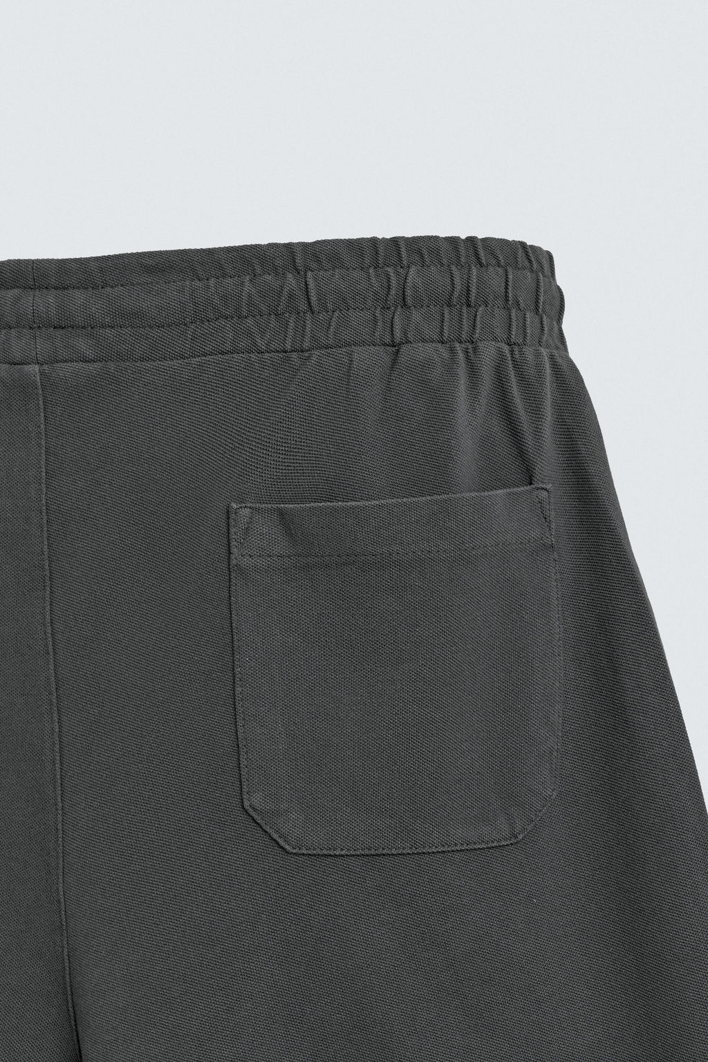 BERMUDA PIQU? REGULAR FIT LAVADO / Gris antracita