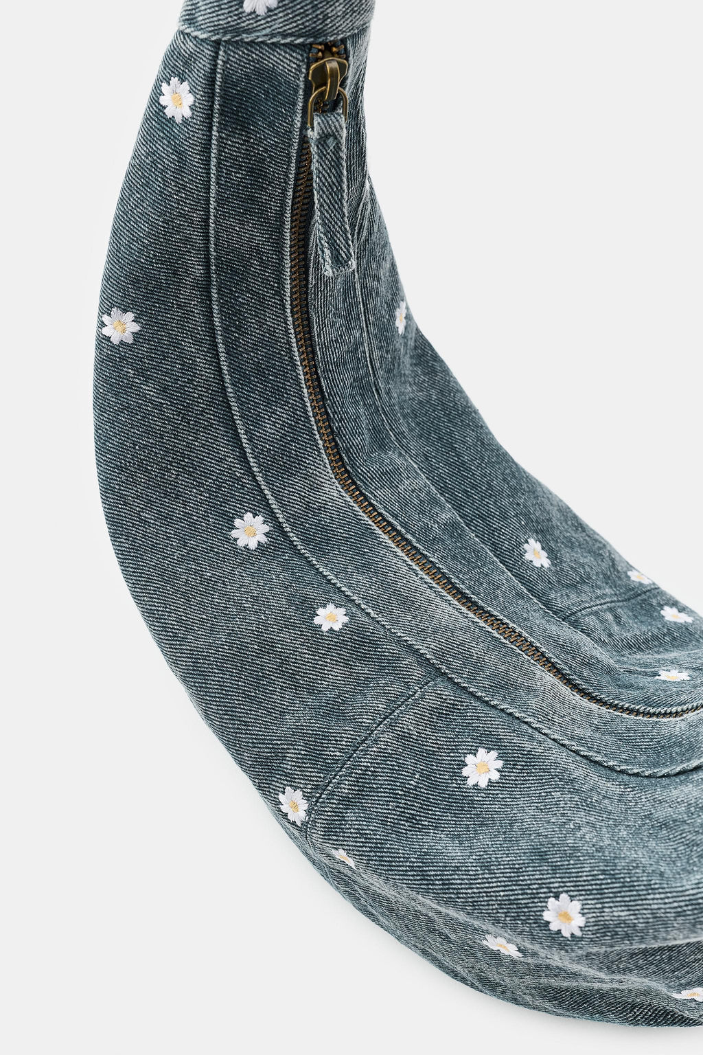 BOLSO BANDOLERA DENIM BORDADOS MARGARITAS / Azul - Zara фото 5
