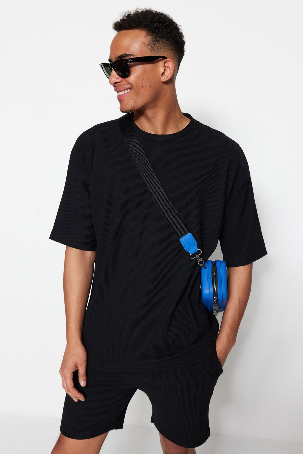 TRENDYOL MAN Kahverengi Premium Oversize Bisiklet Yaka K?sa Kol Dokulu K?r?smaz Ottoman T-Shirt TMNSS23TS00081 - Trendyolmilla фото 4