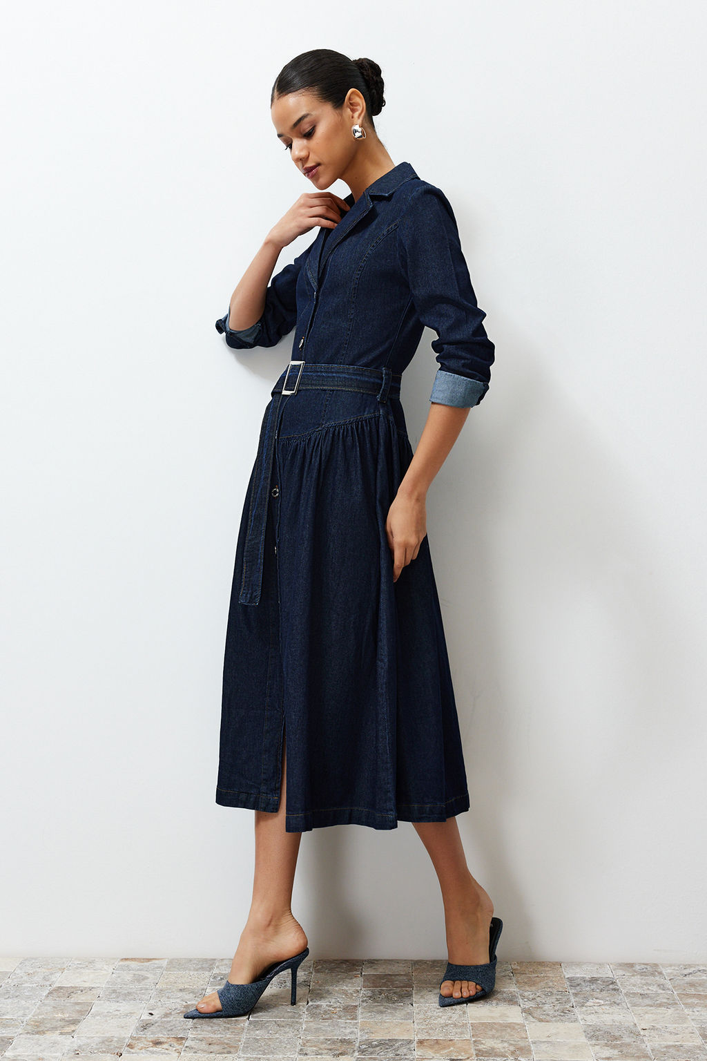 Trendyolmilla Mavi Kemerli Ceket Yaka Maxi Denim Elbise TWOSS24EL00776