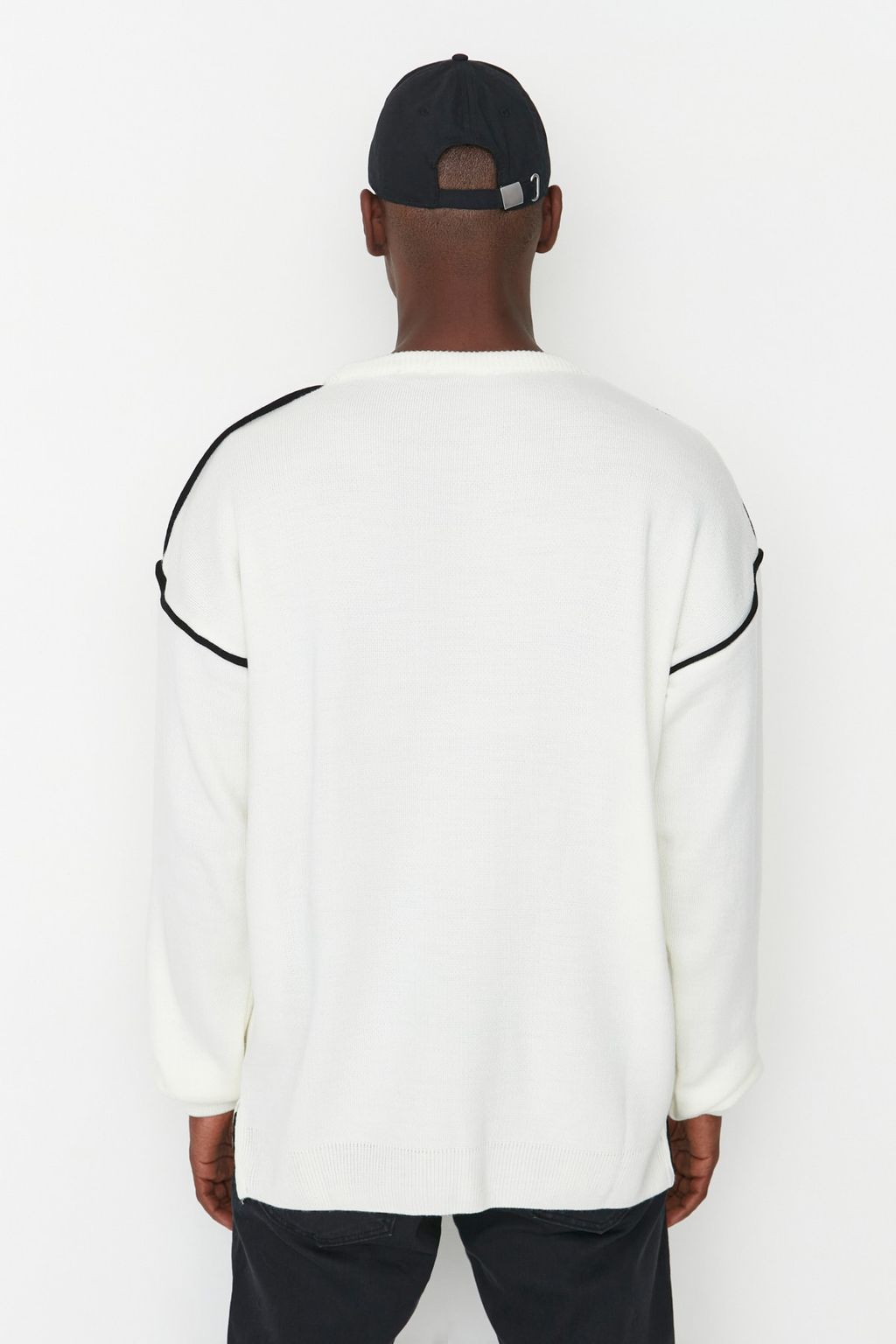 TRENDYOL MAN Siyah Oversize Bisiklet Yaka Biye Detayl? Triko Kazak TMNAW22KZ0142 - Trendyolmilla фото 5
