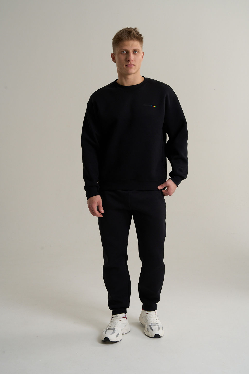 Брюки трикотажные Черный ANTA TRN Knit Track Pants фото 2