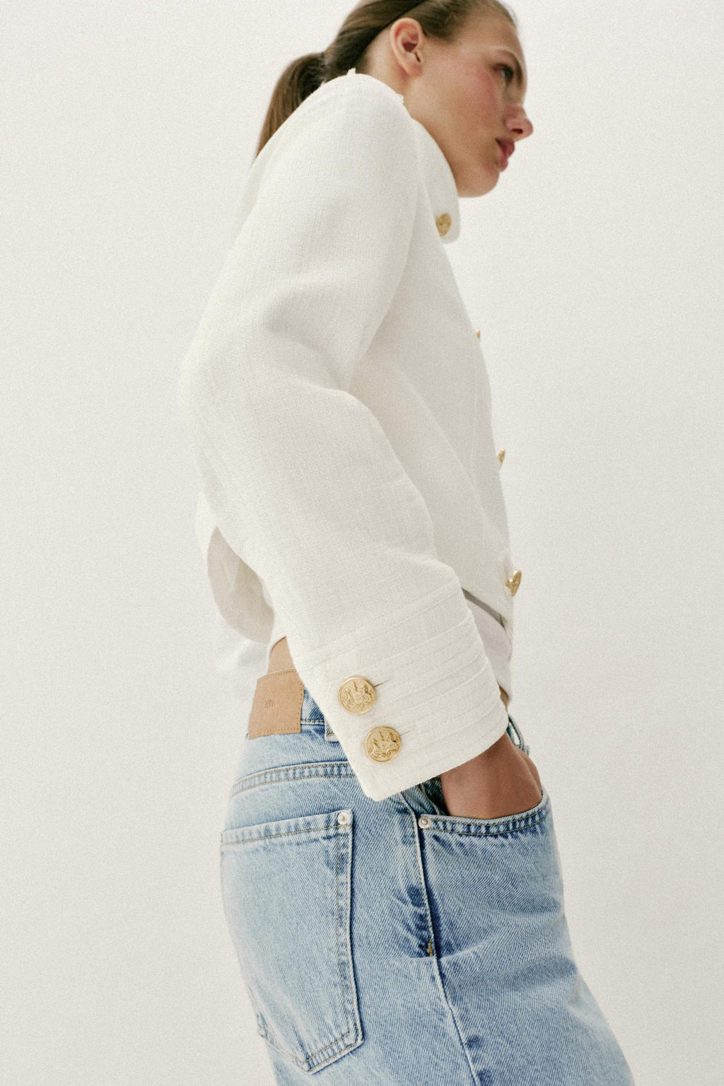 CHAQUETA CRUZADA BOT?N DORADO / Crudo - Zara фото 6