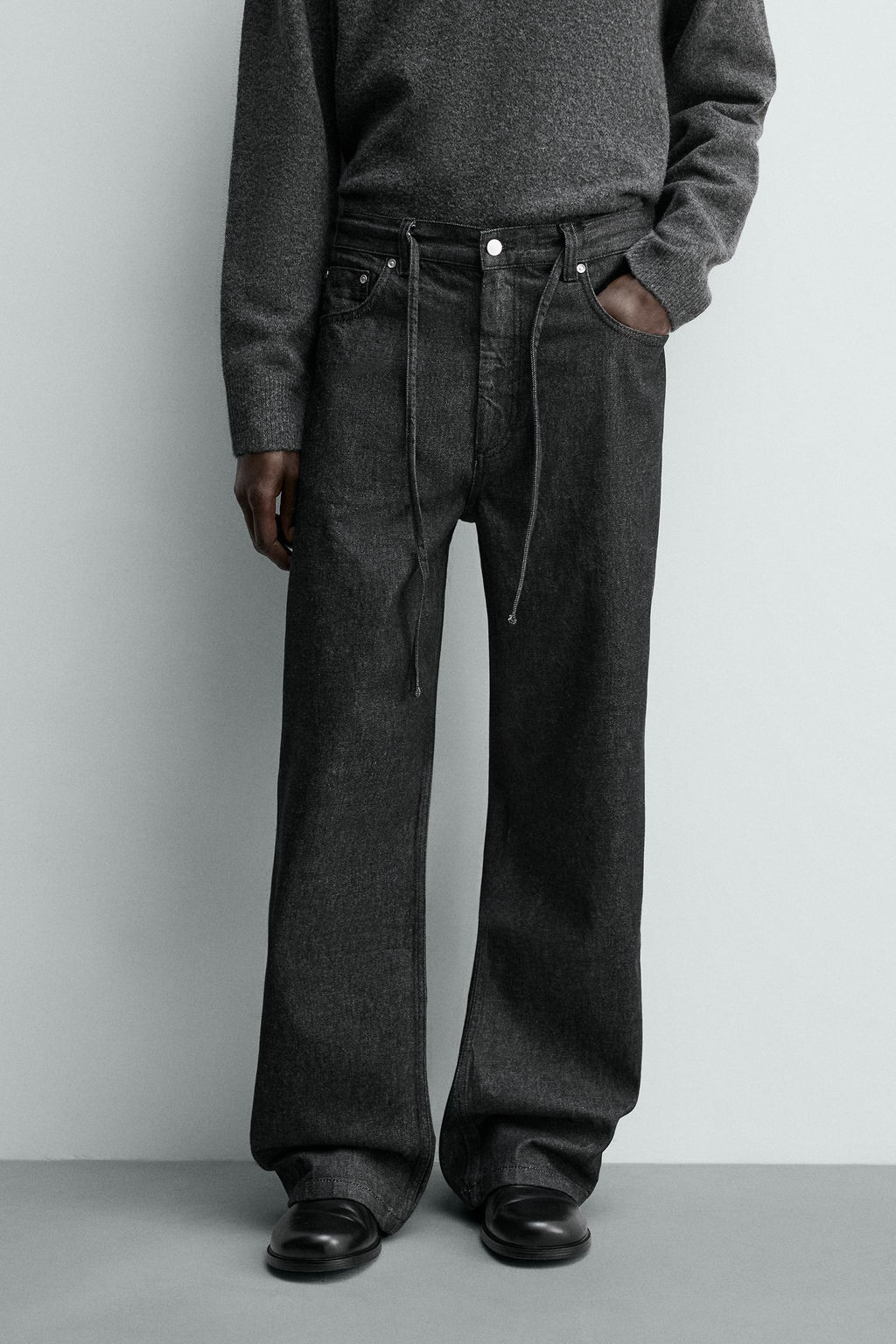 JEANS RELAXED FLARE FIT / Negro - Zara фото 12